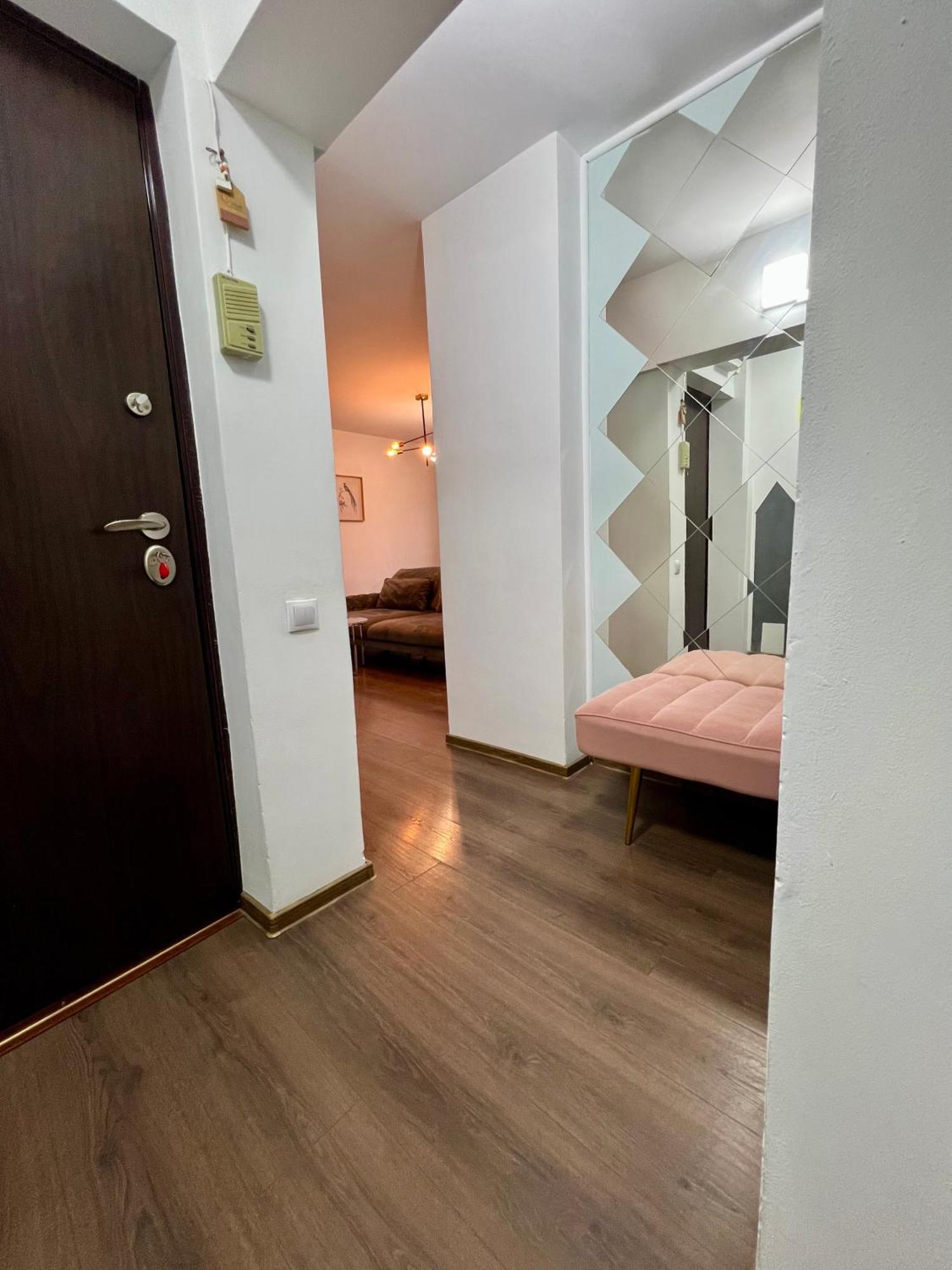 Old Town View- Ultracentral Apartment Тырговиште Экстерьер фото